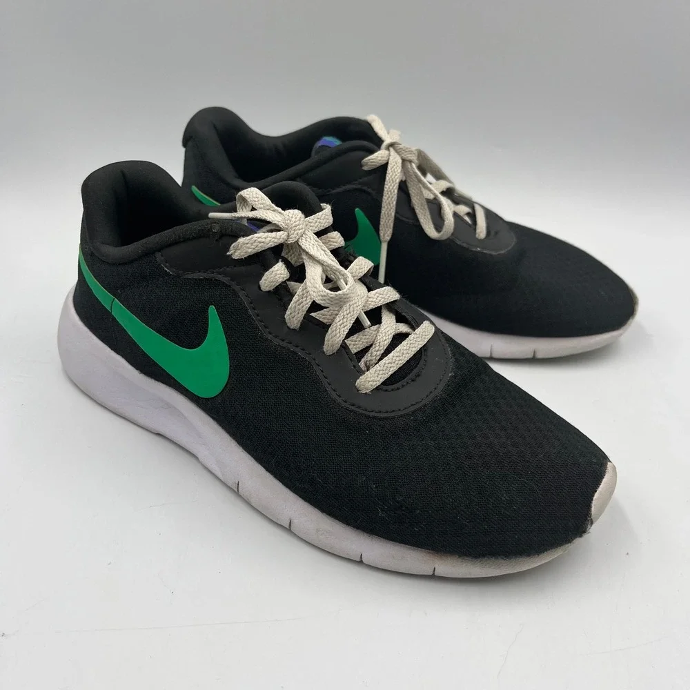 Nike Tanjun Black Green Swoosh Lightweight Athletic Running Shoes Youth 6.5Y
